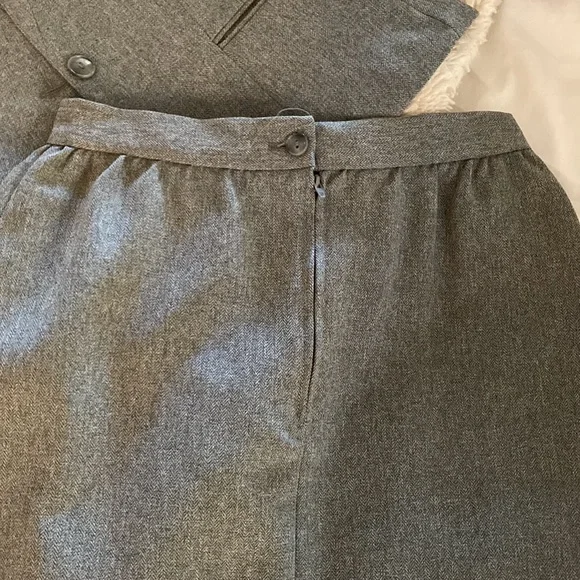 ❤️Skirt Suit! Jacket & Skirt Gray! Size 7 - Picture 8 of 13